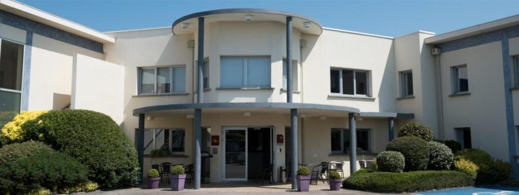 Armony Hotel Bourg-Achard Exterior photo