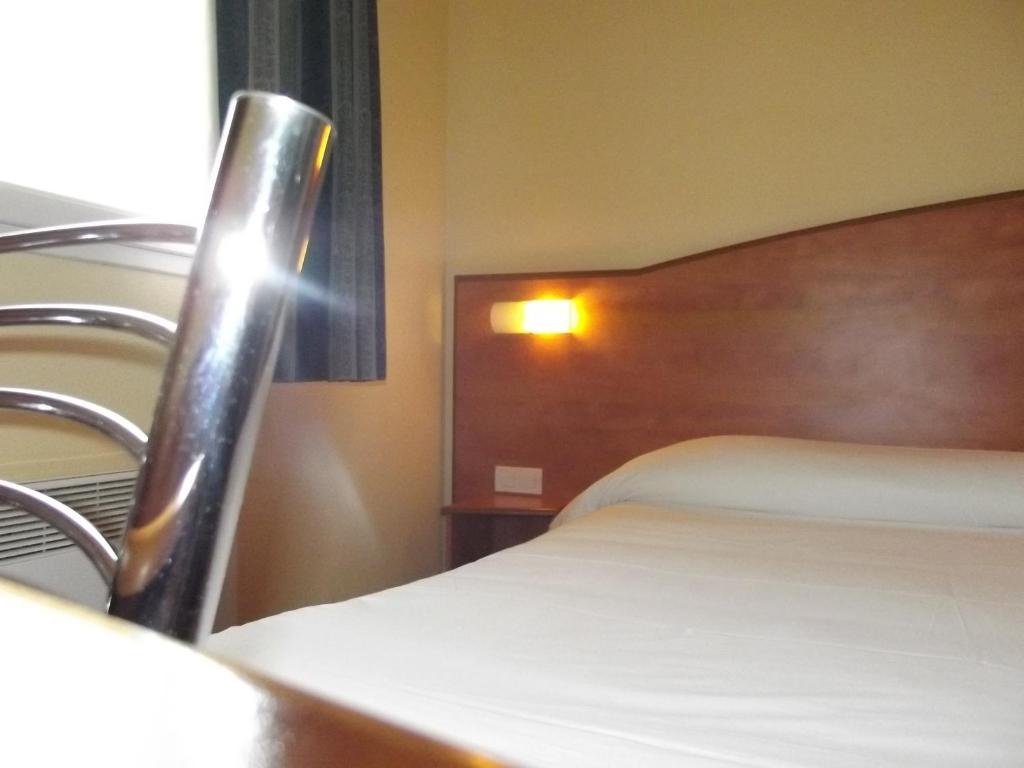 Armony Hotel Bourg-Achard Room photo