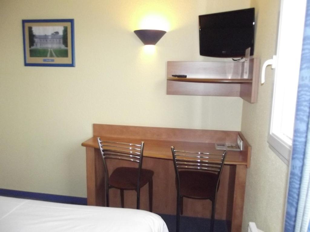 Armony Hotel Bourg-Achard Room photo
